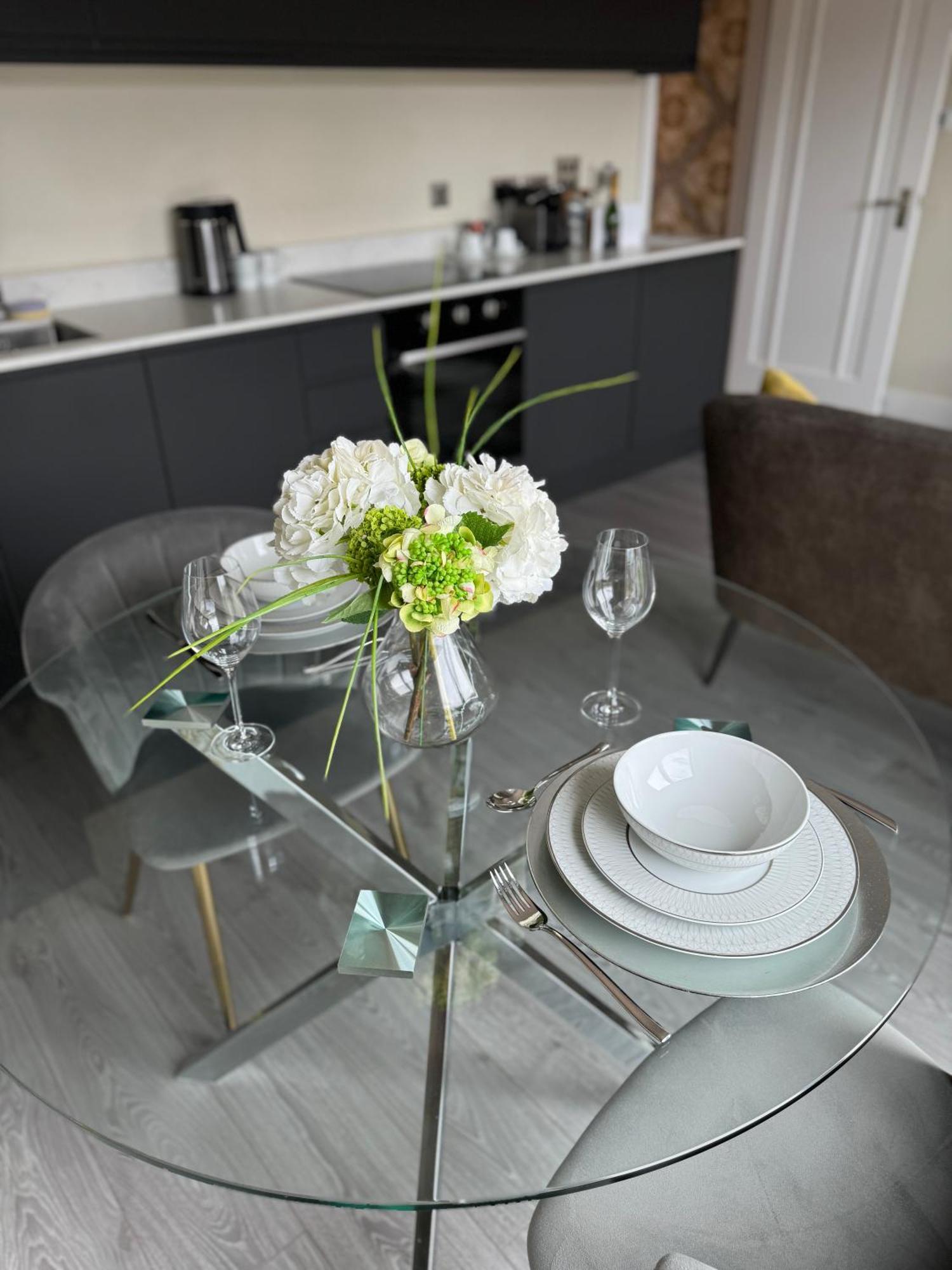 Central Modern Flat York Extérieur photo
